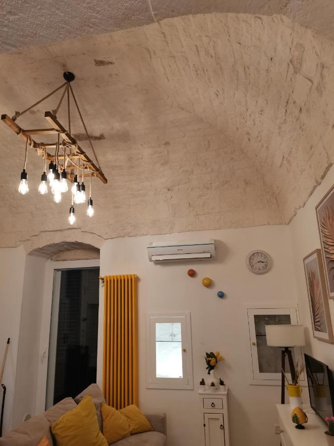 Edyta'S Apartment Остуни Екстериор снимка