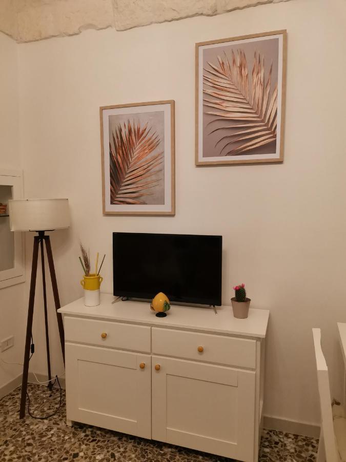 Edyta'S Apartment Остуни Екстериор снимка