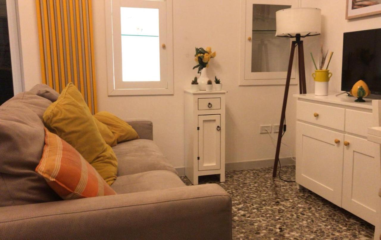 Edyta'S Apartment Остуни Екстериор снимка