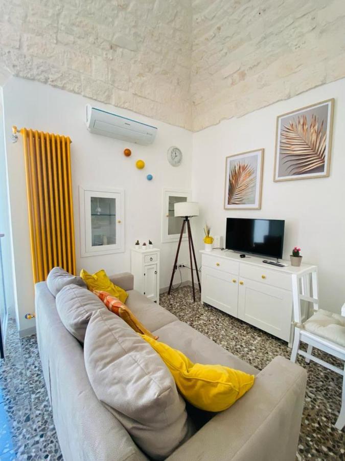 Edyta'S Apartment Остуни Екстериор снимка