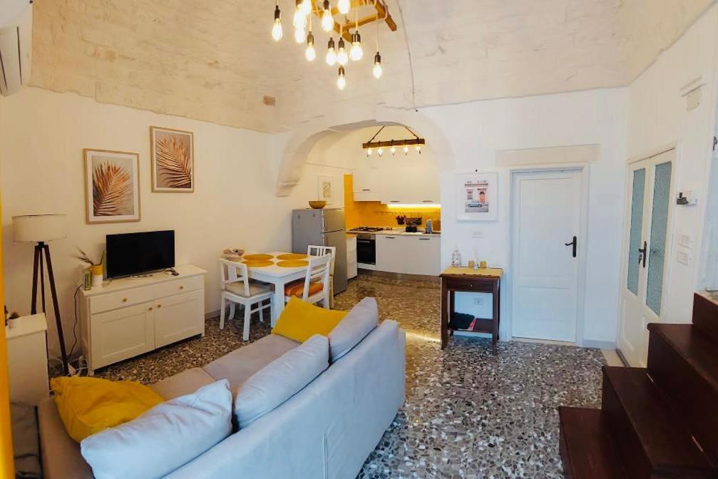 Edyta'S Apartment Остуни Екстериор снимка